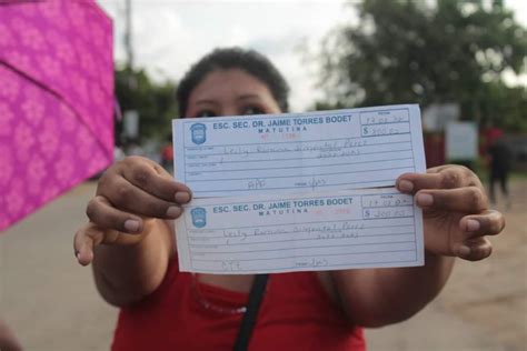 Padres De Familia De Secundaria Jaime Torres Bodet Bloquean La Clouthier En Mazatlán