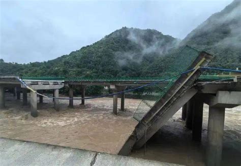 陕西柞水公路桥梁垮塌初步确认坠桥车辆25辆，车内司乘人员43人新闻技术高速公路