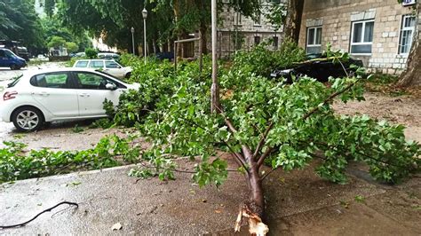 Jako Nevrijeme Pogodilo Brojne Gradove U Bih Gra Ani Prijavljuju Tetu