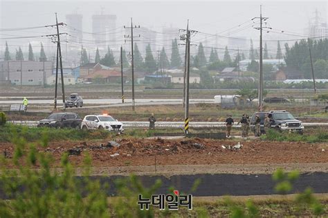 주한미군 F 16 전투기 평택 논바닥 추락 인명 피해 없어 Save Internet 뉴데일리