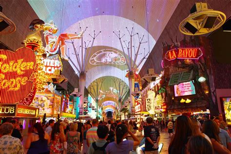 14 Amazing Things to Do On Fremont Street | Attractions of America