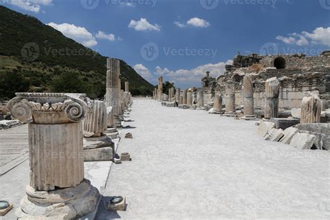 Street in State Agora of Ephesus 10296583 Stock Photo at Vecteezy