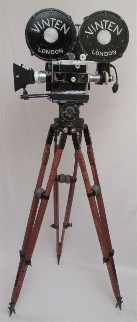 954 best OLD CAMERAS/MOVIE PROJECTORS images on Pinterest | Antique cameras, Old cameras and ...