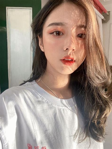 Khoe ảnh đi biển ướt át hot girl Hằng Phan đốt mắt dân tình