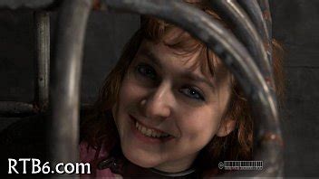 Upside Down Honey Gives Blowjob XVIDEOS