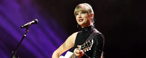 Top 10 Live Performances From Taylor Swift - American Songwriter