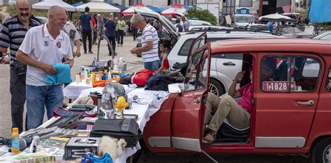 Slobodna Dalmacija Oživio sajam rabljenih automobila i robe na