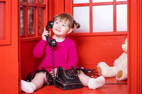 parlor definition meaning merriam webster