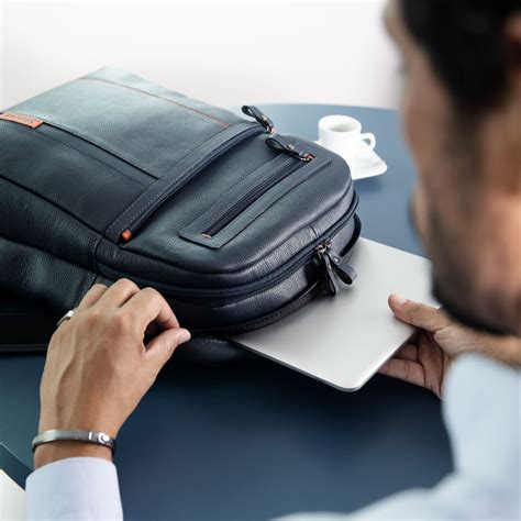 Mochila De Couro Para Notebook Office Paris