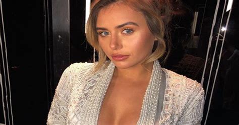 Love Islands Ellie Brown Had Secret BOOB JOB Before Christmas With