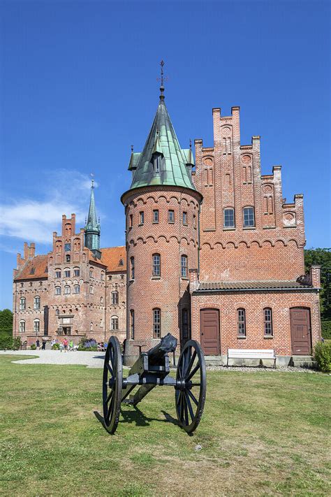 Renaissance Schloss Egeskov Auf Der Bild Kaufen 71115627 Lookphotos