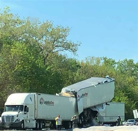 Serious Tractor Trailer Crash Reported On I 87 In New York