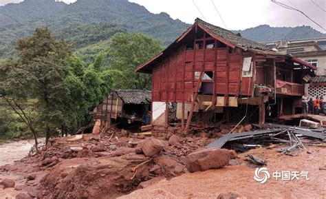 四川雅安遭遇大暴雨 道路房屋出现不同程度损毁 图片频道