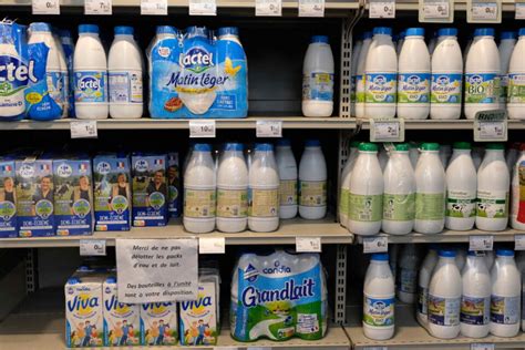 Alimentation Peut On Consommer Du Lait Périmé Actu Fr