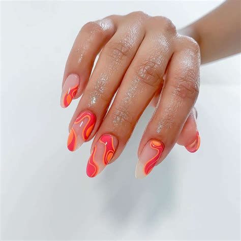 14 Coral Nail Looks Perfect For Any Summer Soirée