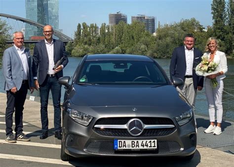 Kunden In Tagen F R Das Junge Sterne Abo Von Mercedes Benz