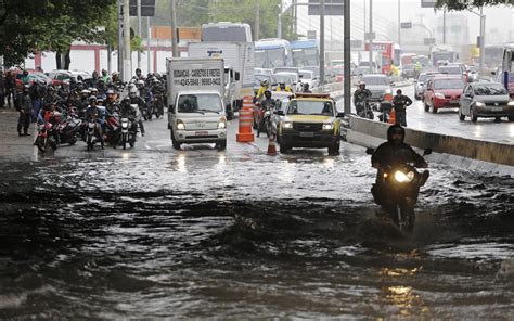 Chuva Alaga Ruas Da Grande S O Paulo E Capital Tem Tr Nsito Recorde No