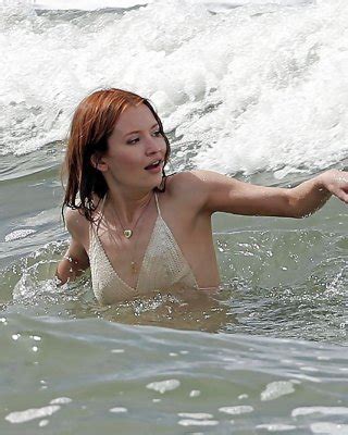 Emily Browning Porn Pictures Xxx Photos Sex Images Pictoa