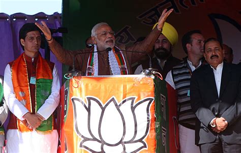 Hon'ble Prime Minister, Shri Narendra Modi addressing election rally in ...