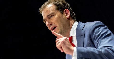 Nieuwe Pvda Leider Asscher Daagt Rechts Uit Binnenland Telegraaf Nl