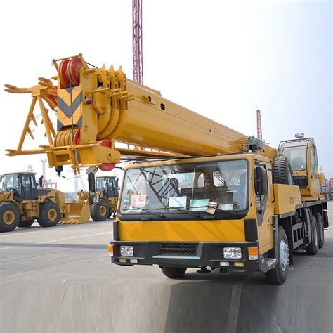 Official 25 Ton Hydraulic Folding Truck With Loading Crane Price List