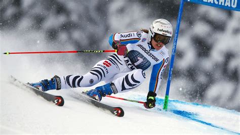 Ski Alpin Viktoria Rebensburg Gewinnt Riesenslalom In Flachau Der