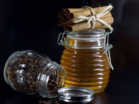 how-to-infuse-honey | Beekeeping Supplies & Equipment | Dadant & Sons 1863