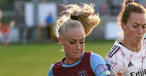 Coupe du monde féminine Qui est Alisha Lehmann la bombe blonde qui affole les réseaux sociaux