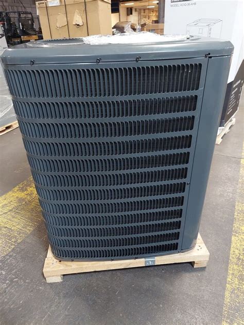 Goodman 3 5 Ton 14 Seer Air Conditioner Condenser Gsx140421 Scratch