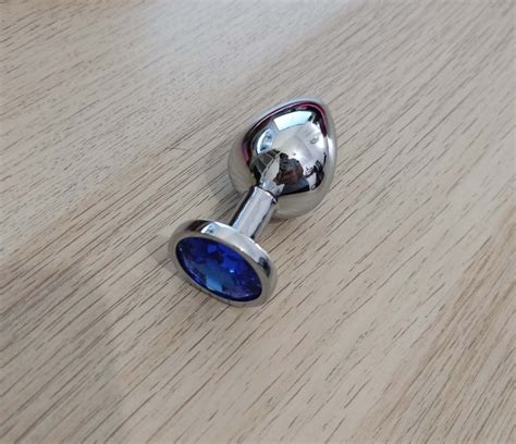 Alaha Plug Anal Macizo De Aluminio Pulido Con Brillante Aplique