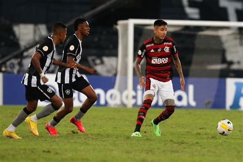 Botafogo X Flamengo Saiba Onde Assistir O Cl Ssico Pela Ta A Guanabara