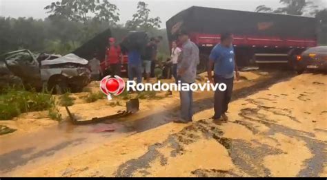 Acidente Grave Entre Carretas E Carros Pequenos Na Br 364 Mata Pai E