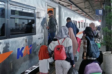 Inilah Daftar Kereta Api Dengan Tarif Khusus Di Daop 4 Semarang