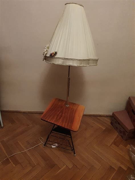 Lampa Stoj Ca Prl Vintage Z Gazetnikiem Warszawa Licytacja Na