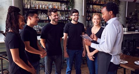 how to become a restaurant manager