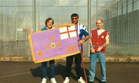 LOYALIST PRISONERS IN THE MAZE PRISON WITH UVF FLAG Prisoners Of War ...