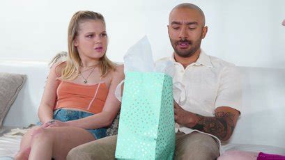 Hot CoCo Lovelock And Oliver Having Fun With A Nuru Massage Kit 15 Photos