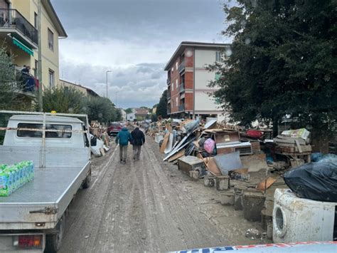 Raccolti 30 Metri Cubi Di Rifiuti Lungo Le Vie Di Campi Bisenzio