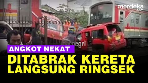 Penampakan Ringsek Angkot Ditabrak Kereta Di Depok Terseret Meter