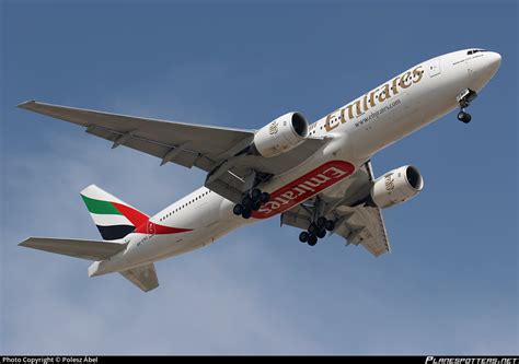 A Emg Emirates Boeing H Er Photo By Polesz Bel Id