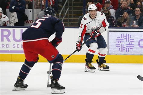 NHL roundup: Alex Ovechkin moves to 4th in goals as Caps win | Reuters