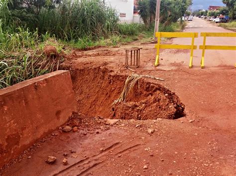 G Parte De Ponte Sobre O Rio Pirarara Cede E Interditada Em Cacoal