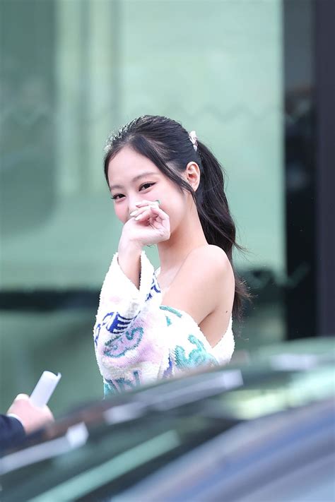 221004 BLACKPINK Jennie - CHANEL S/S 2023 Womenswear Show at Paris ...