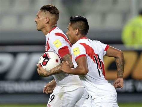 Perú vs Paraguay Cuánto pagan las apuestas por gol de Paolo Guerrero