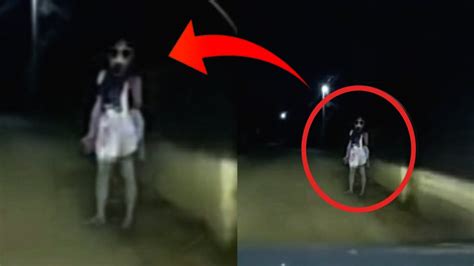 Kuntilanak Di Pinggir Jalan Penampakan Hantu Dan Hal Menyeramkan