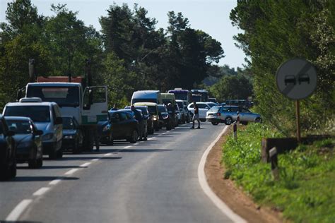 Galerija Zadar Policija I Vatrogasci Uklonili Drvo Koje Je Nakon