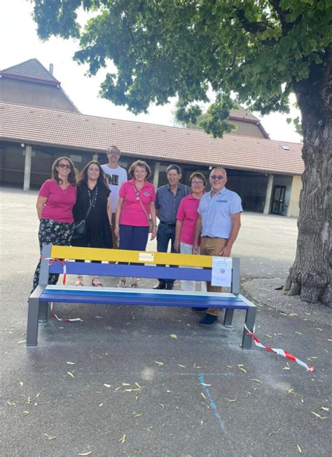 Le Banc De L Amiti L Cole Du Centre Ville La Grand Kiwanis