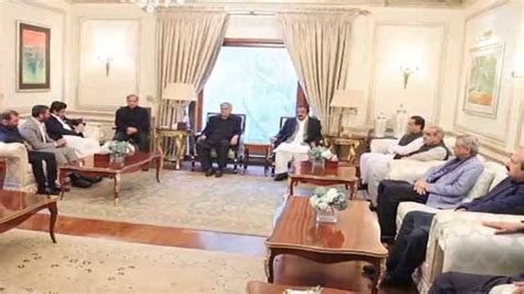 PML N MQM P Engage In Another Round Of Talks Over Coalition Formation