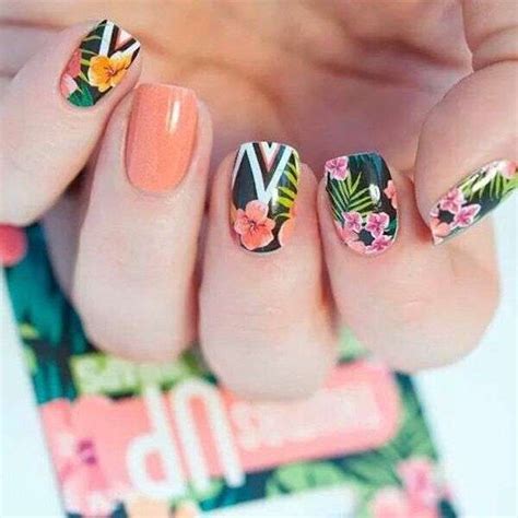 Unghie estive, le nail art più belle