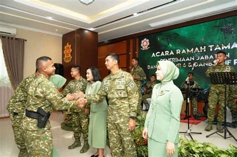 Pangdivif Kostrad Pimpin Upacara Penerimaan Jabatan Dan Tradisi